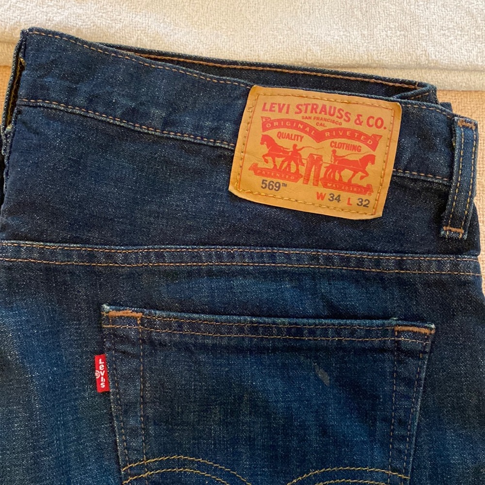 Levis. Style 569